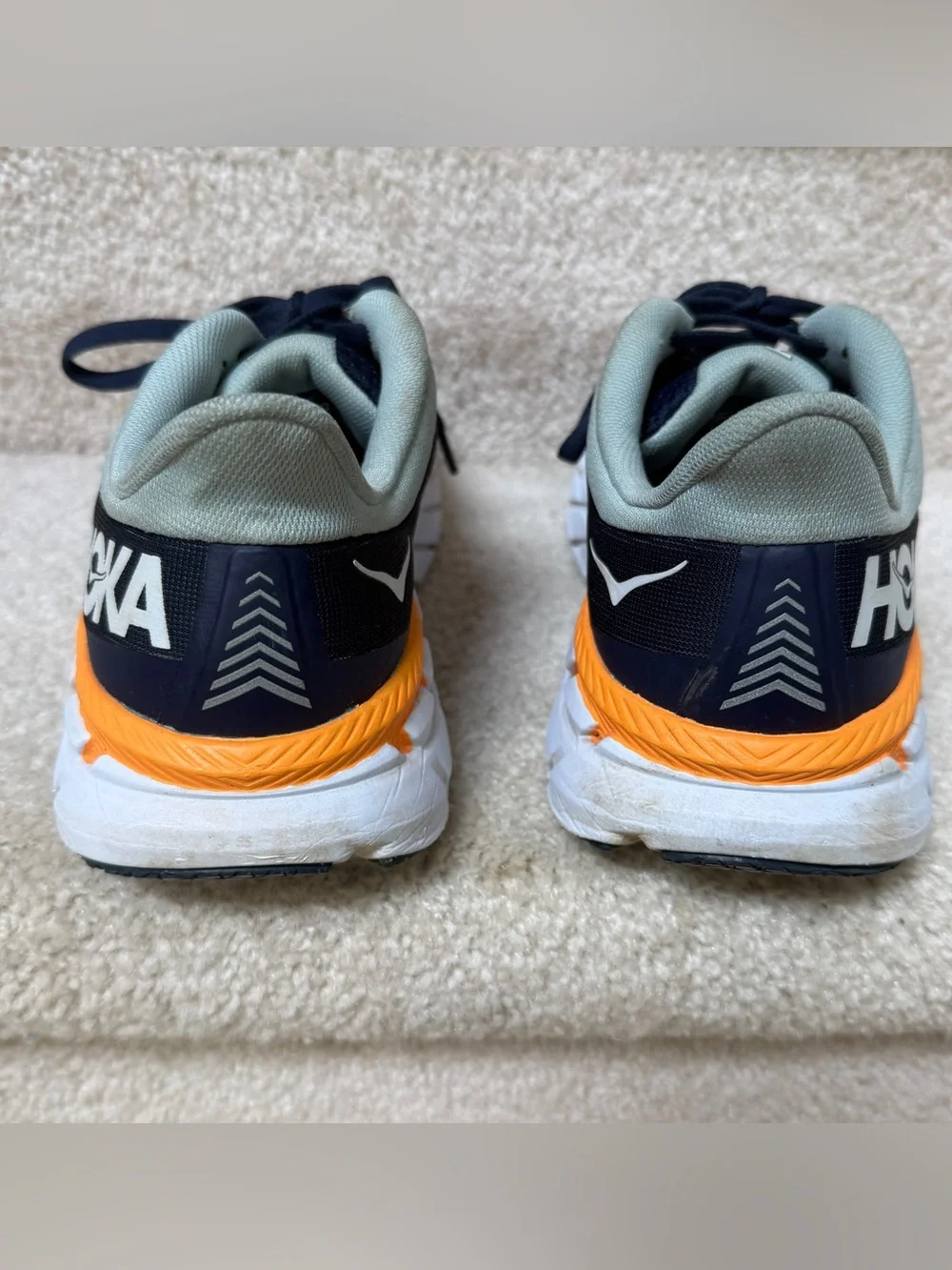 Hoka One One Clifton 7 Women’s Running Shoe Navy With Orange Coral Trim Size 8